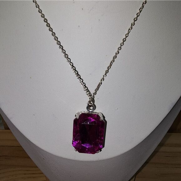 Elegant Pink Gemstone Necklace 16"+4" - Picture 4 of 5